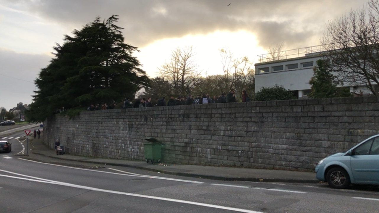 Manifestations dans les lycées quimpérois. Acte 1.