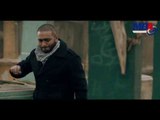 شوف تامر حسني يبكي في مقابر والده في مشهد تدمع له العيون