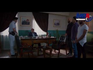 شوف الظابط بيعاقب المتهمين ازاي في مشهد جامد جدا "والنبي يا باشا بلاش التلاجه" !!