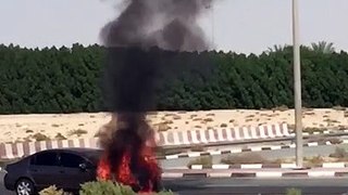 Running car catches massive fire ||watch till the end