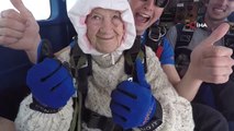 102 Yaşında Paraşütle Atladı- 'Dünyanın Paraşütle Atlayan En Yaşlı Kişisi' Unvanını Aldı