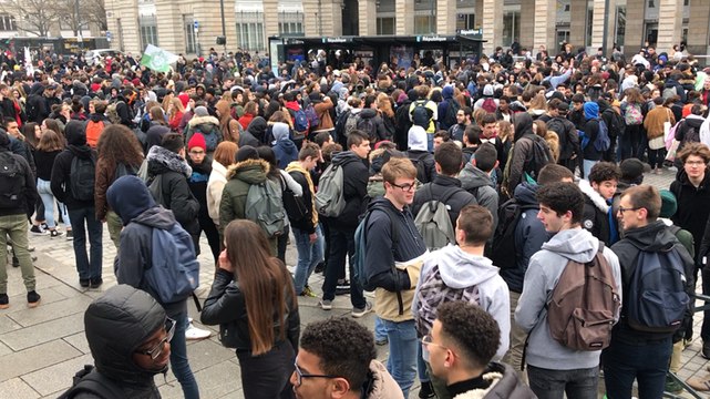 Convergence de lycéens à République, à Rennes