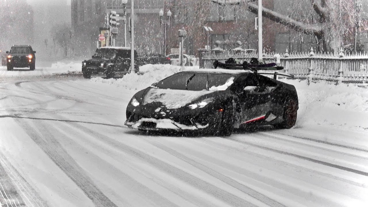 Faire du snowboard tracté par une Lamborghini Huracan