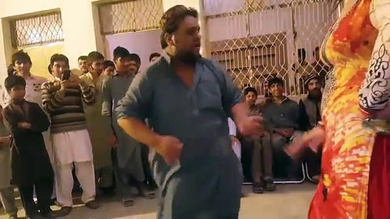 Funny And Hot Dance on Pashto song Must watch it