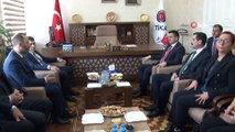 - Tarım ve Orman Bakanı Pakdemirli Azerbaycan’da- Tarım ve Orman Bakanı Bekir Pakdemirli, Azerbaycan Tarım Bakanı İnam Karimov ile birlikte TİKA Bakü Koordinatörlüğü ve Yunus Emre Enstitüsü’nü ziyaret etti