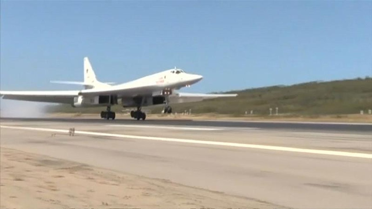 Llegan a Venezuela bombarderos rusos con capacidad nuclear, críticas de EEUU