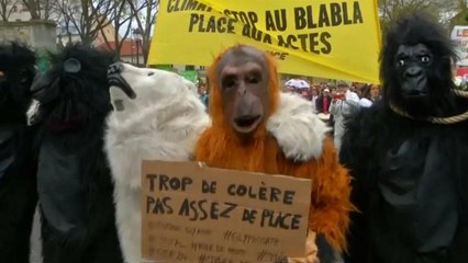 La marche pour le climat fait le plein à Paris