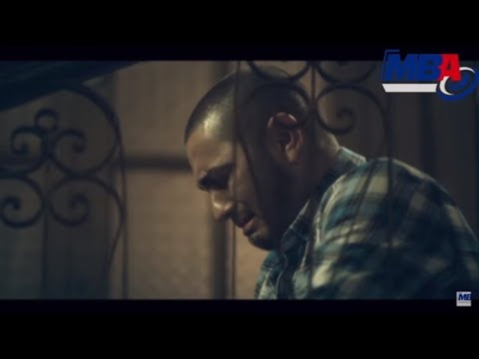 شاهد بكاء تامر حسني في هذا المشهد واتحداك ما تبكي
