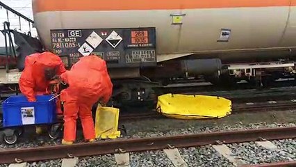 Saint-Ghislain: les pompiers en tenue d’intervention chimique