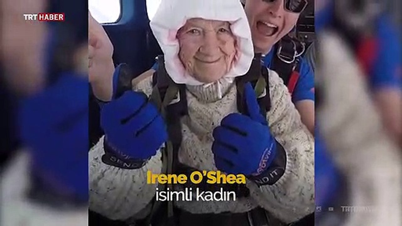 102 yaşında paraşütle atladı