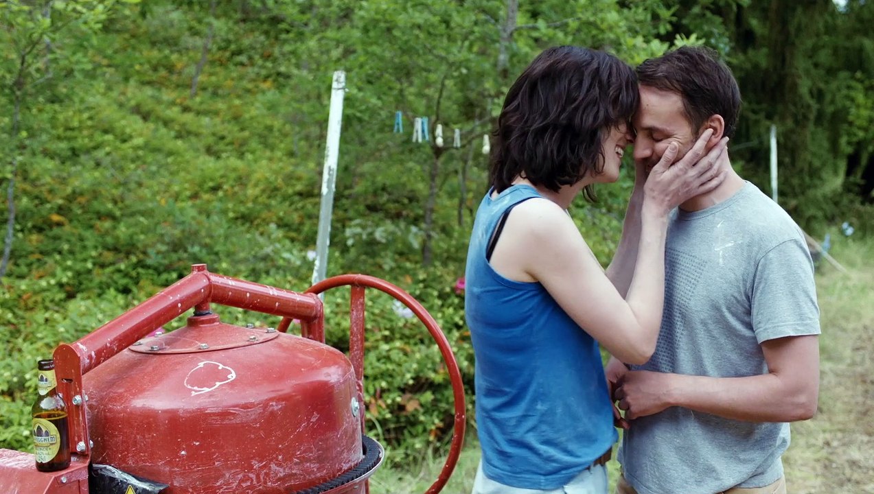 Comme des top gar?ons trailer kiss
