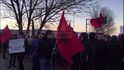 Nis protesta në Korçë, banorët të mbështetur nga PD bllokojnë rrugën nacionale