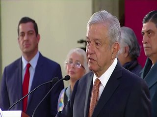 AMLO aplaude a Francisco González y Harp Helú por impulsar el beisbol