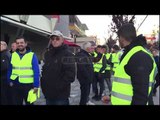 Report Tv-PD mobilizon protesta në rrethe, bllokim rrugësh dhe djegie gomash