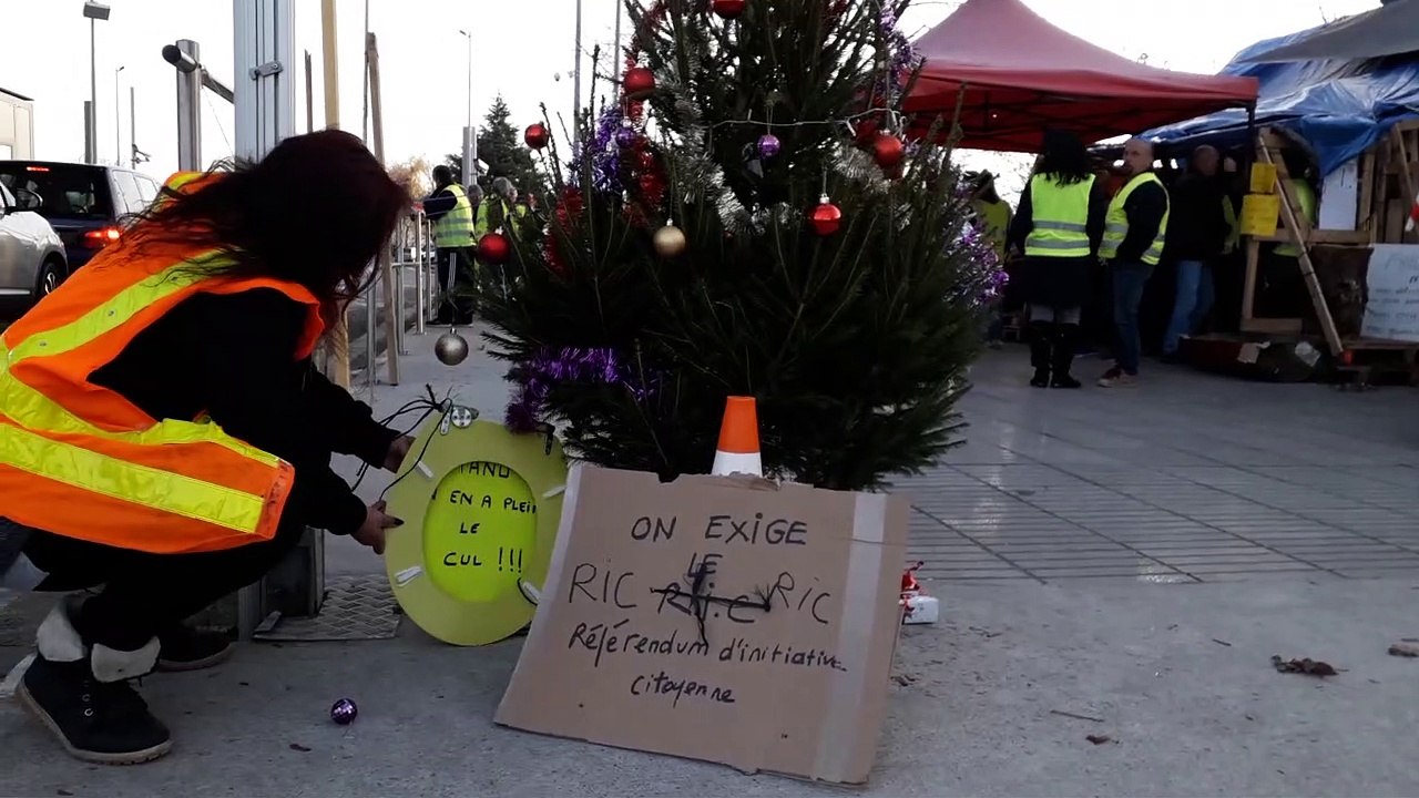 Les gilets jaunes appuient sur le champignon à Tarbes