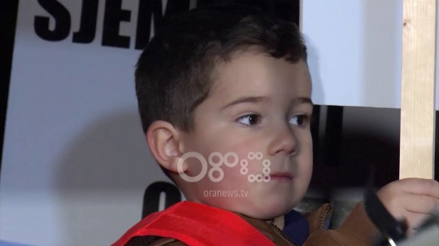 Ora News - Banorët e Astirit' 38 ditë protestë: Gjiknuri të anulojë tenderin