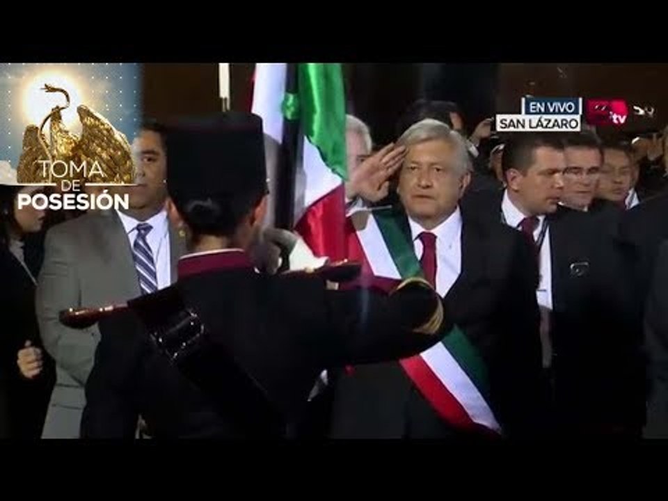 López Obrador abandona el Congreso de la Unión