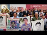 López Obrador firma decreto para crear comisión de la verdad del caso Ayotzinapa