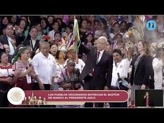 Entregan bastón de mando a AMLO