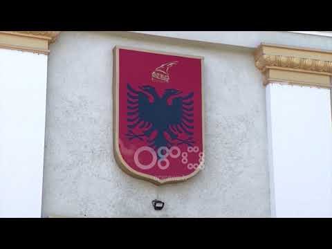 Ora News - Anglishtja e Venecias për vettingun në politikë përplas Ramën e Bashën në distancë
