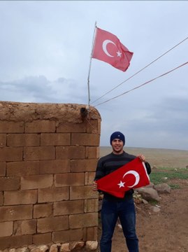 İşitme Engelli Gencin Bayrak Sevdası Duygulandırdı