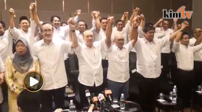 Wakil rakyat Sabah keluar Umno, sokong Dr M