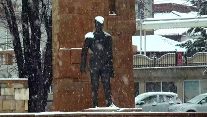 Sivas'ta 130 köy yolu ulaşıma kapandı