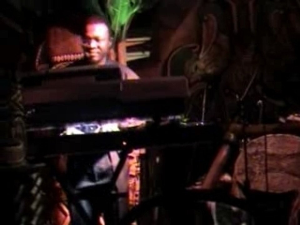 Medley reveillon 2007-2008 au pam pam avec les black beat