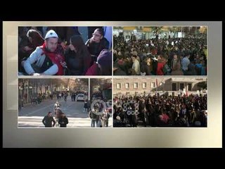 Ora News - Mesazhi i studentëve për Ramën: Ne e kemi kohën para, ai e ka të shkurtuar