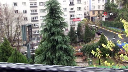 İstanbul’da yoğun kar yağışı sürüyor