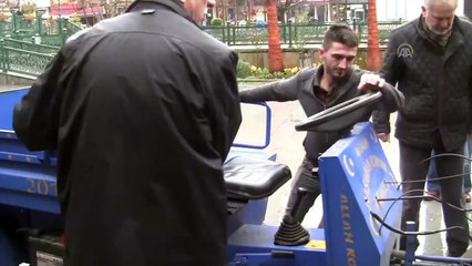 Hayırsever kadınlardan cami derneğine 'pat pat' hibesi - DÜZCE