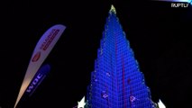 Alemães criam árvore de Natal mais alta do mundo com engradados