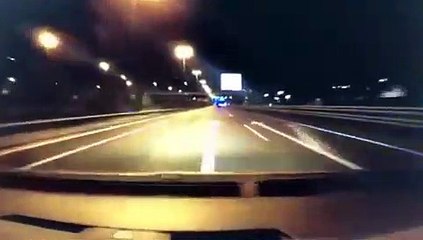 Polícia põe fim a perseguição a condutor de um carro com manobra espetacular