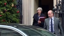 Primera ministra británica Theresa May afronta moción de censura
