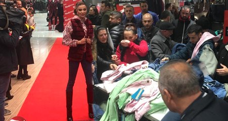 Ünlülerin Açılışına Katıldığı Mağazada 1 TL'ye Satılan Pantolonlar İzdihama Neden Oldu