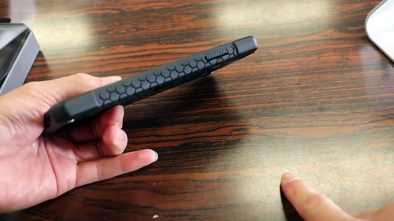 Urban Armor Gear MONARCH Carbon Fiber Case - iPhone XS MAX - Review