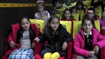 Çocukların 'Mobil Sinema' Mutluluğu