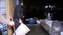Şiddetli yağış - Tekstil fabrikasını su bastı - BİTLİS