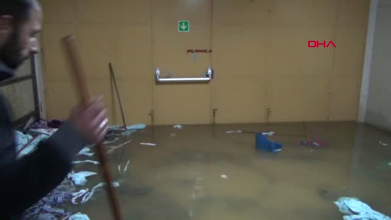 Bitlis'te Tekstil Fabrikası 'Sel' Suları Altında Kaldı