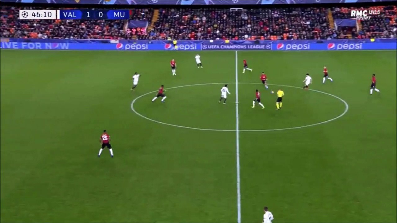 Phil Jones laughable own goal - Valencia 2-0 Man United