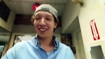 Regardez comment il va démissionner... Enorme!