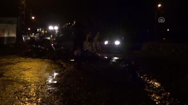 Boru Hattından Sızan Petrol Evlerin Bahçelerine Doldu (3)