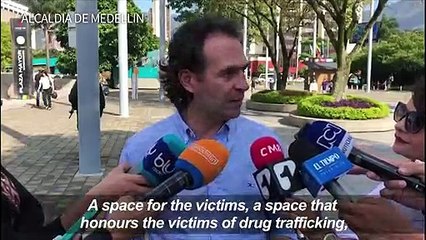 Medellin tourists pay tribute to Escobar victims