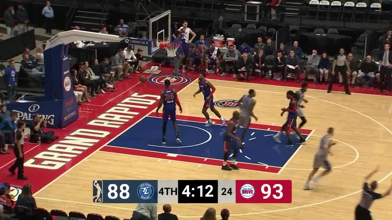 Rashad Vaughn (29 points) Highlights vs. Grand Rapids Drive