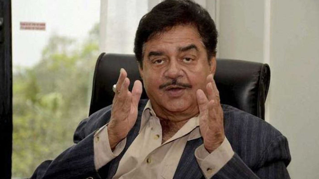 Shatrughan Sinha praises Rahul Gandhi for Congress’ performance in Assembly elections |OneIndia News