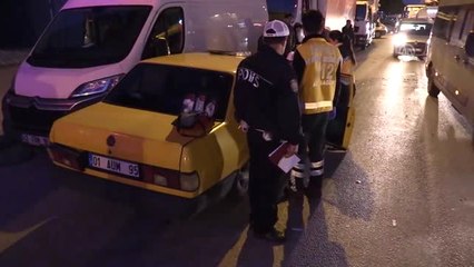 Adana'da 3 Araca Çarpan Sürücü Kaçtı