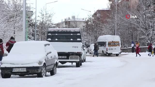 Doğu Anadolu'da Kış...700'e Yakın Köy Yolunun Ulaşıma Kapandığı Bölgede Sarıkamış'ta Eğitime 1 Gün...