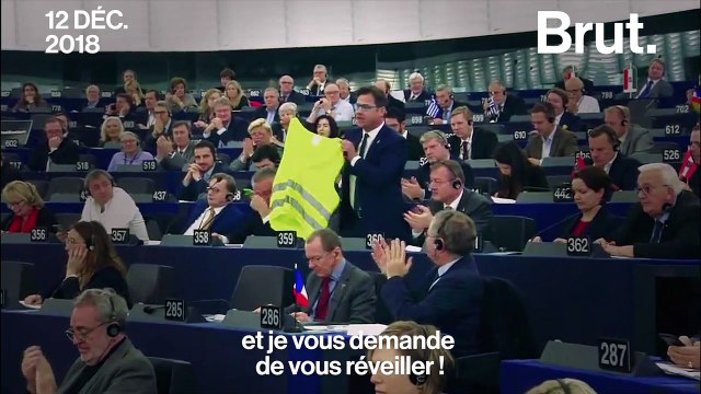 Au Parlement européen, un gilet jaune brandi pour évoquer l'attentat de Strasbourg