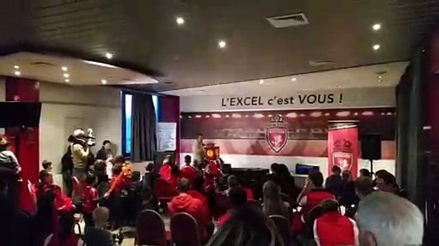 Les joueurs de l'Excel sont allés à la rencontre de leurs jeunes supporters