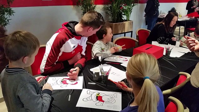Les joueurs de Mouscron sont allés à la rencontre de leurs supporters